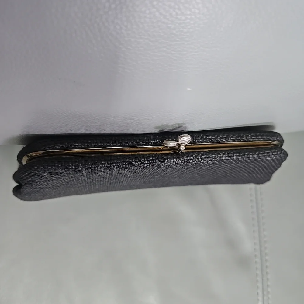 Vintage‎ Garay Ladies Black Textured Woven Clutch Faded Gold Silver Kiss Lock
